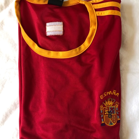 Adidas red t shirt - Picture 5 of 5